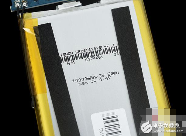 小米移動(dòng)電源實(shí)測(cè)質(zhì)量滿分_小米移動(dòng)電源能給iphone充電嗎