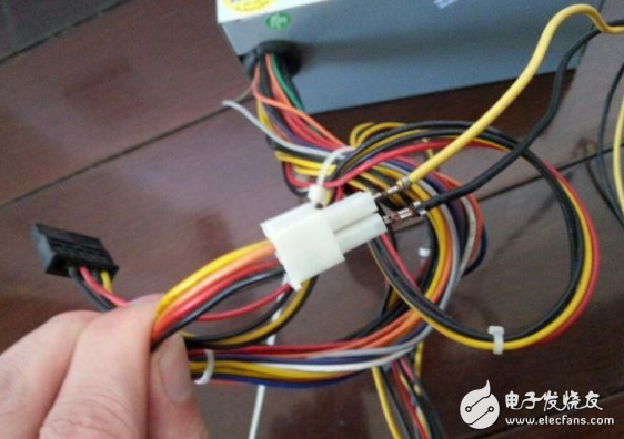 220v轉12v穩(wěn)壓電源電路圖