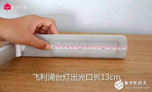 5款LED臺(tái)燈的對(duì)比_究竟哪個(gè)更好