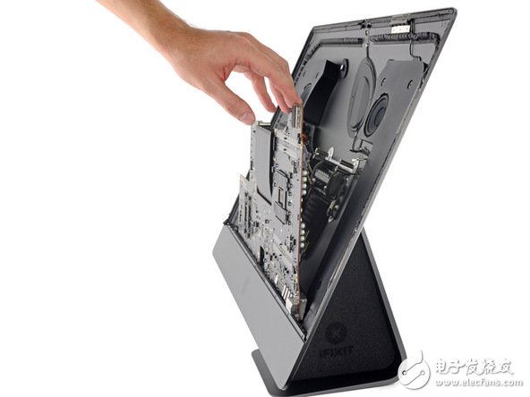 蘋果iMac Pro拆解：A10芯片與T2芯片是專屬