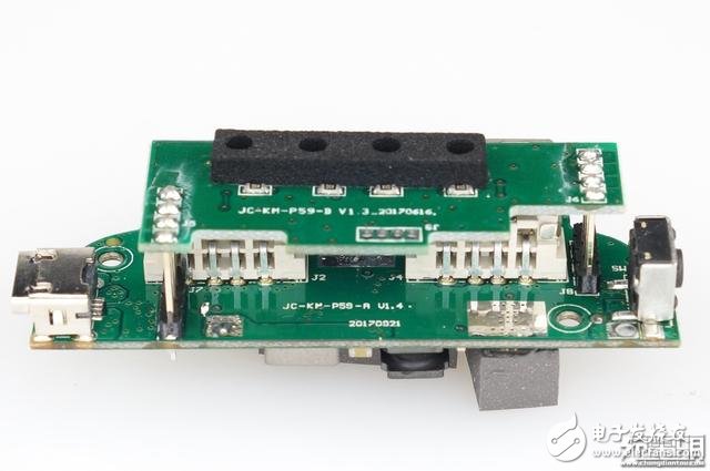 犬年呆萌來襲，摩米士秋田犬MOMAX IP61 9000mAh移動電源開箱拆解