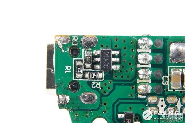 犬年呆萌來襲，摩米士秋田犬MOMAX IP61 9000mAh移動電源開箱拆解