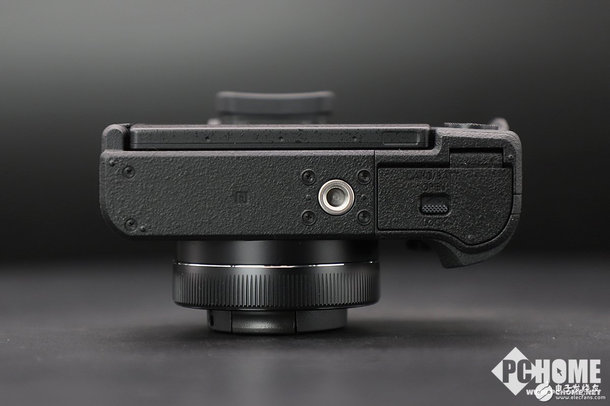 專業(yè)選擇 佳能PowerShot G1 X Mark III開(kāi)箱