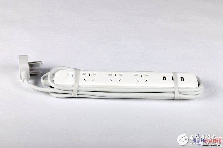 把插線板做成藝術(shù)品？小米插線板暴力拆解