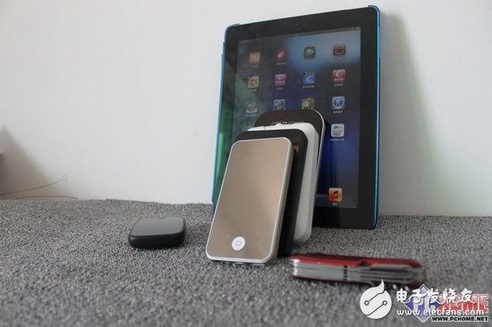 大屏幕黨進(jìn)來(lái)看看，移動(dòng)電源拆解大PK