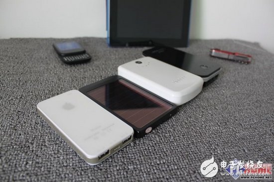 大屏幕黨進(jìn)來(lái)看看，移動(dòng)電源拆解大PK