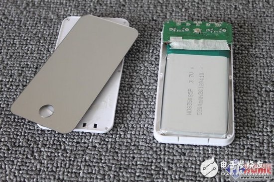 大屏幕黨進(jìn)來(lái)看看，移動(dòng)電源拆解大PK