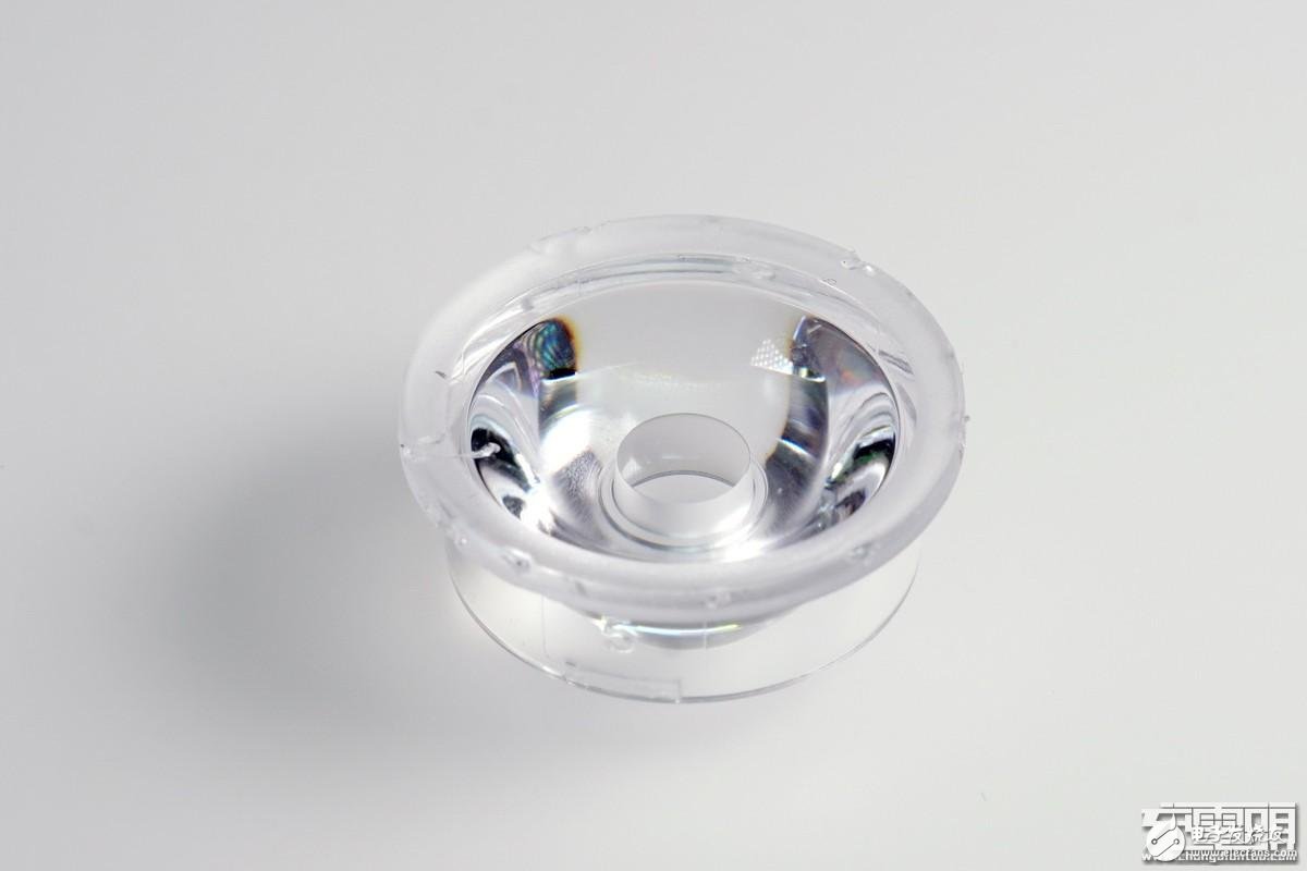 小米隨身手電筒LPB01ZM試射拆解