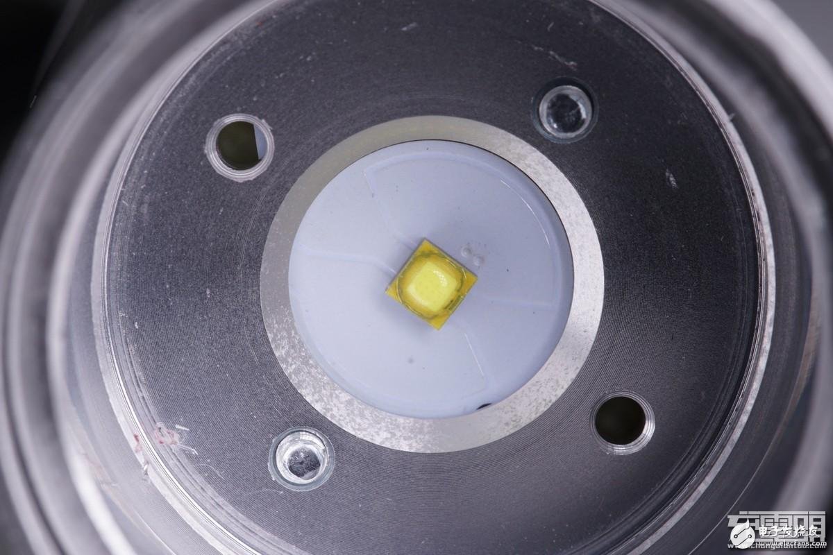 小米隨身手電筒LPB01ZM試射拆解