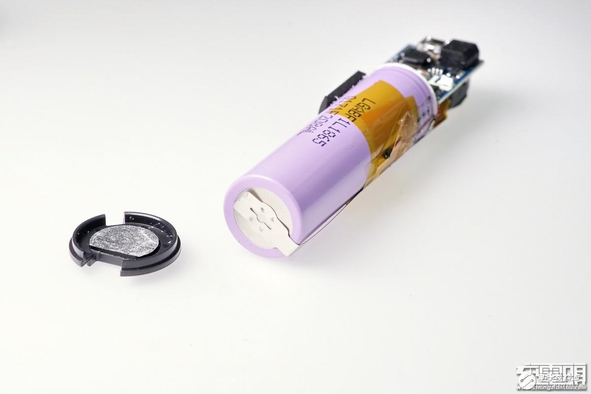 小米隨身手電筒LPB01ZM試射拆解