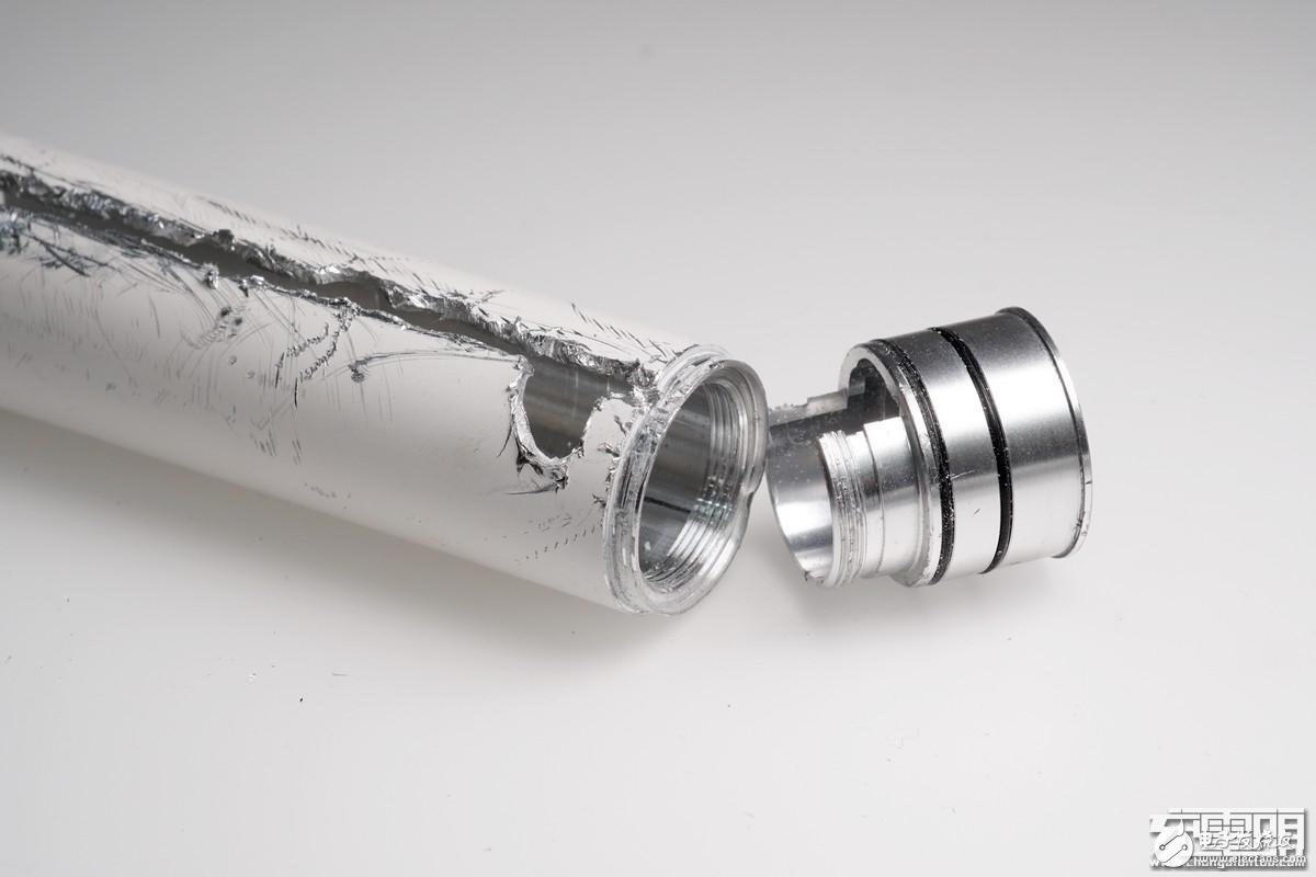 小米隨身手電筒LPB01ZM試射拆解