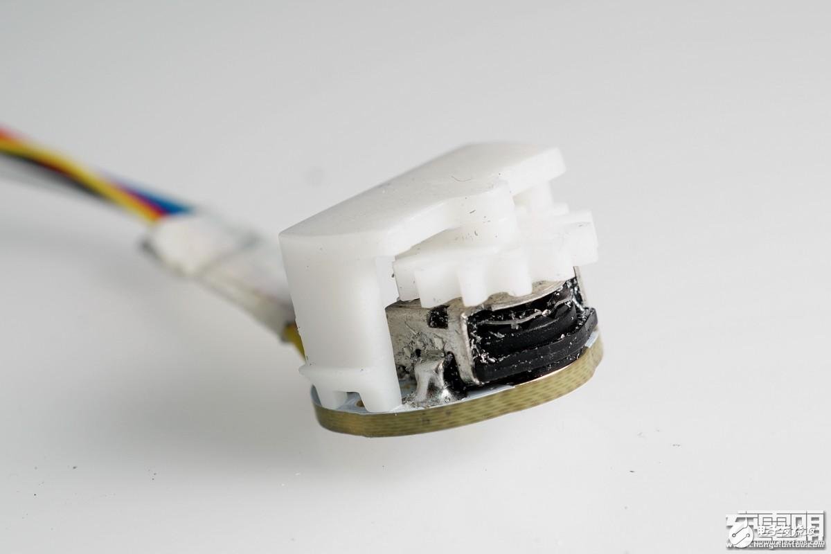 小米隨身手電筒LPB01ZM試射拆解