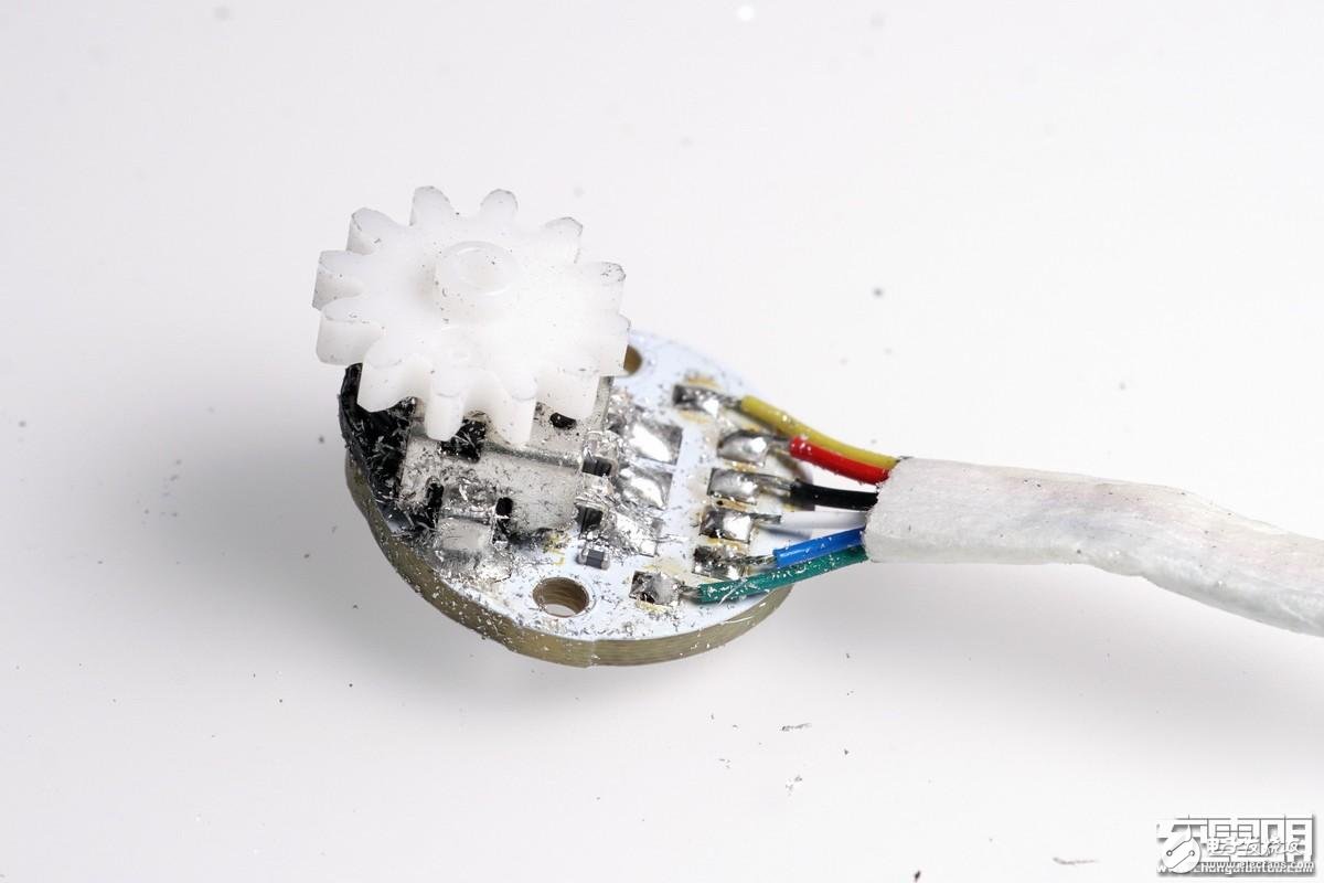 小米隨身手電筒LPB01ZM試射拆解