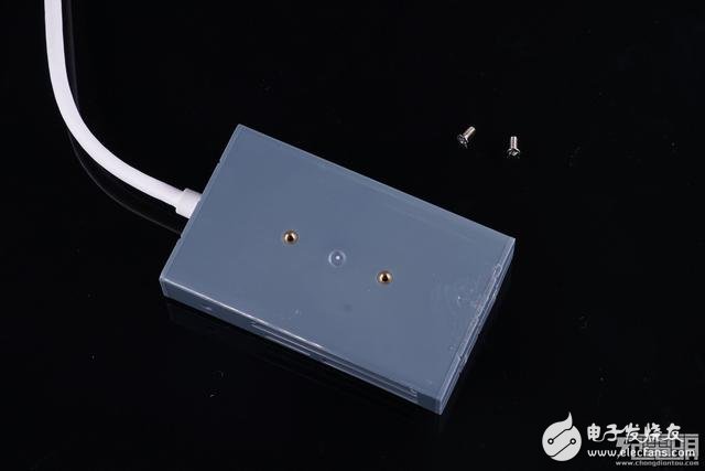 MOMAX專業(yè)版ONLINK讀卡器CU1S拆解