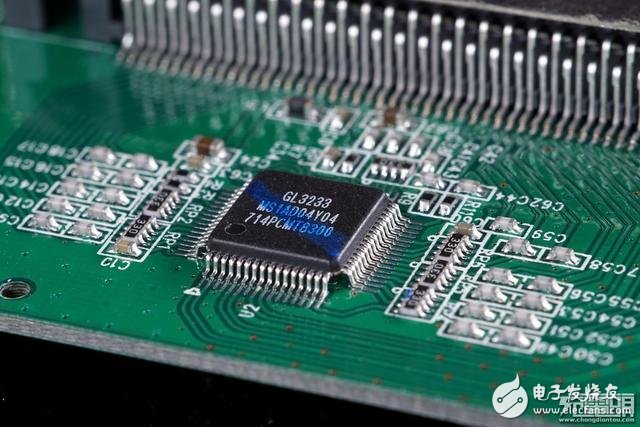 MOMAX專業(yè)版ONLINK讀卡器CU1S拆解