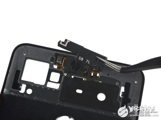 Pixel 2 XL拆解:谷歌首款移動(dòng)芯片在這里