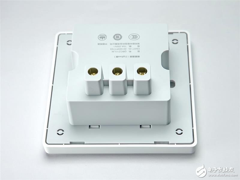 綠米Aqara智能墻壁插座拆解：這工藝 服了！