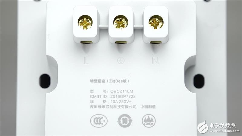 綠米Aqara智能墻壁插座拆解：這工藝 服了！