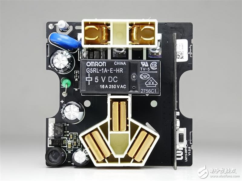 綠米Aqara智能墻壁插座拆解：這工藝 服了！