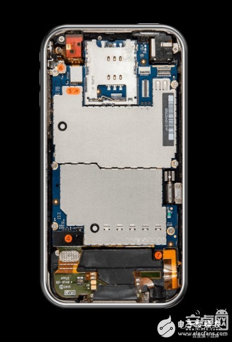 從1到8全部拆解！iPhone十年來(lái)內(nèi)部變化：發(fā)現(xiàn)驚人秘密