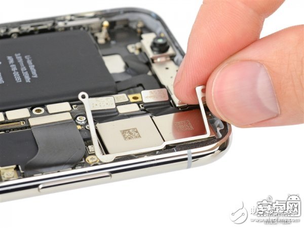 iPhone X最專業(yè)深度拆解！驚現(xiàn)神秘芯片
