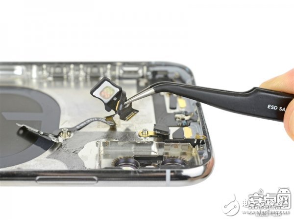 iPhone X最專業(yè)深度拆解！驚現(xiàn)神秘芯片