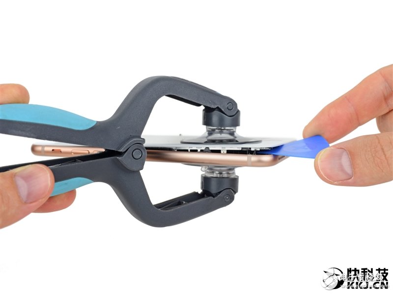 iPhone 8完全拆解：罕見2GB內(nèi)存造就奇跡！