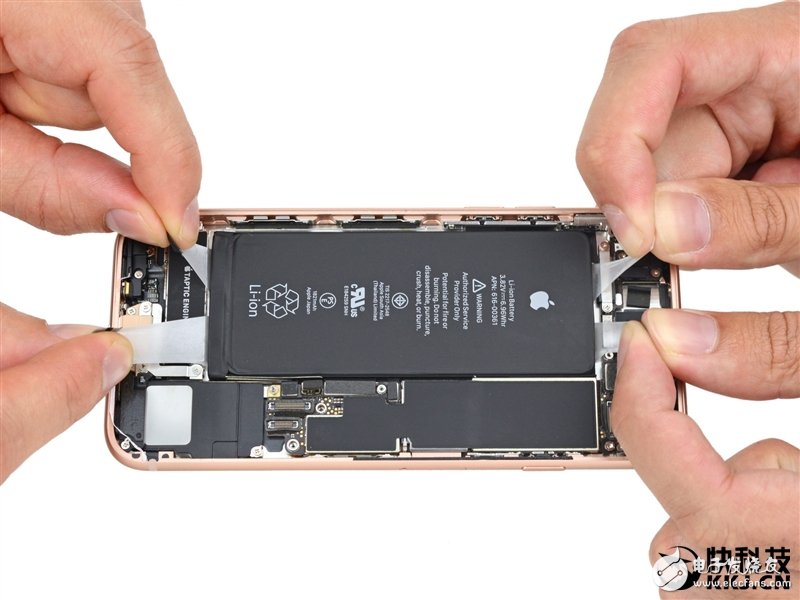 iPhone 8完全拆解：罕見2GB內(nèi)存造就奇跡！