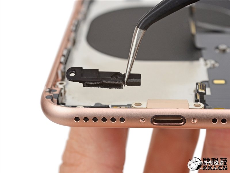 iPhone 8完全拆解：罕見2GB內(nèi)存造就奇跡！