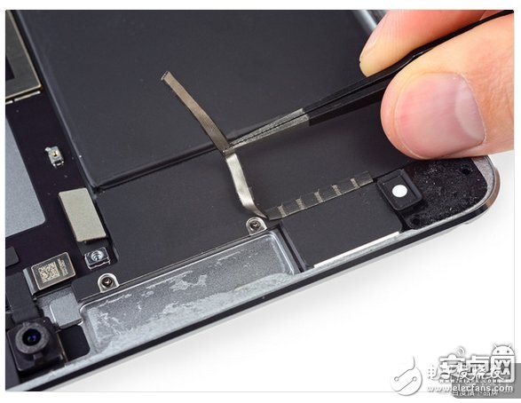 10.5英寸iPad Pro拆解：內(nèi)部是這個樣子