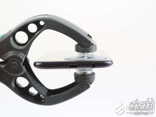 做工對得起2999元售價嗎？一加5完全拆解