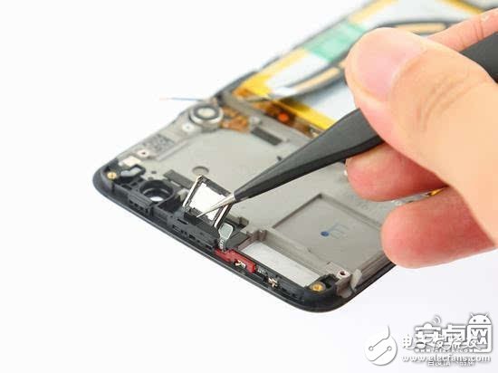 做工對得起2999元售價嗎？一加5完全拆解