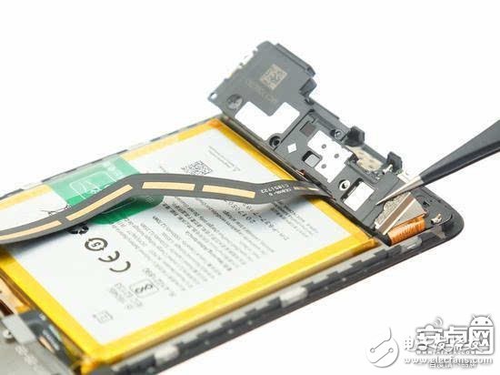 做工對得起2999元售價嗎？一加5完全拆解