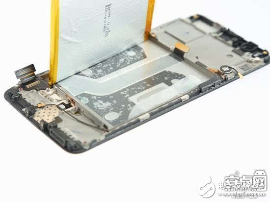 做工對得起2999元售價嗎？一加5完全拆解