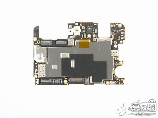 做工對得起2999元售價嗎？一加5完全拆解