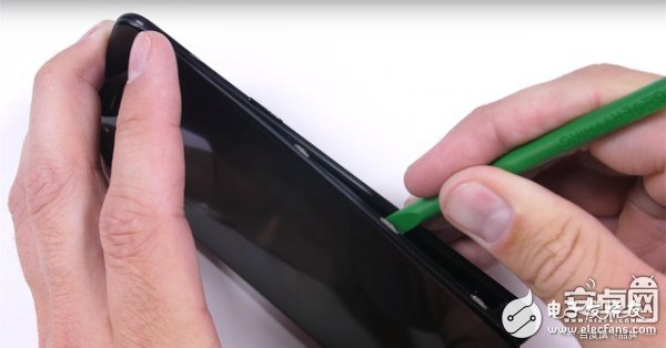 性價比到底有多高，一加手機5拆機圖給你答案