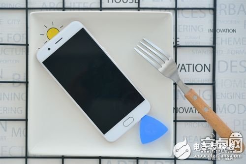 2999元！OPPO R11拆解：居然具備生活防水？(組圖)