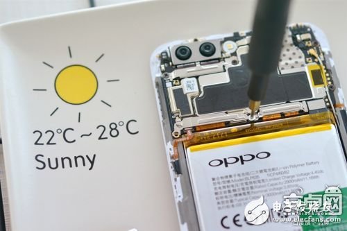 2999元！OPPO R11拆解：居然具備生活防水？(組圖)