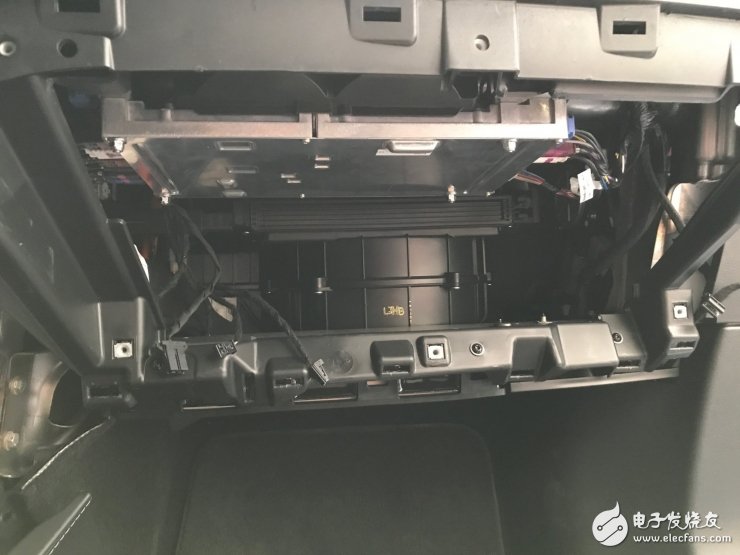 特斯拉Autopilot2.0計算單元全拆解，英偉達PX 2到底長什么樣？