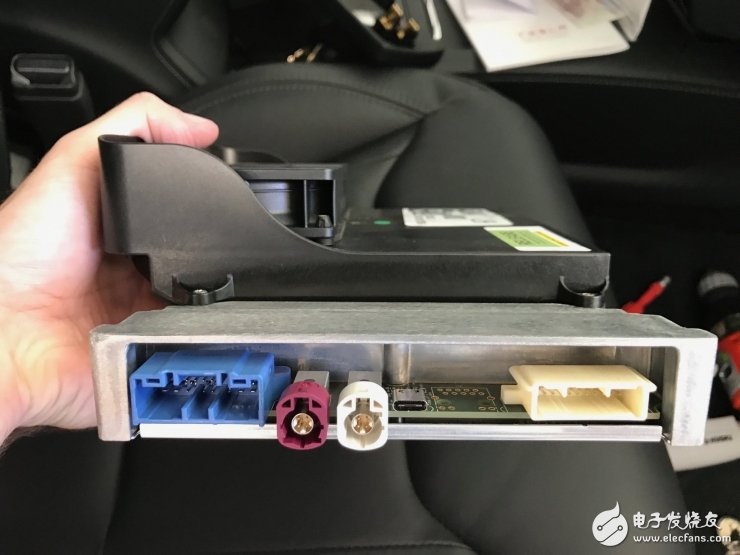 特斯拉Autopilot2.0計算單元全拆解，英偉達PX 2到底長什么樣？