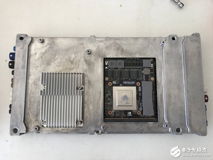 特斯拉Autopilot2.0計算單元全拆解，英偉達PX 2到底長什么樣？