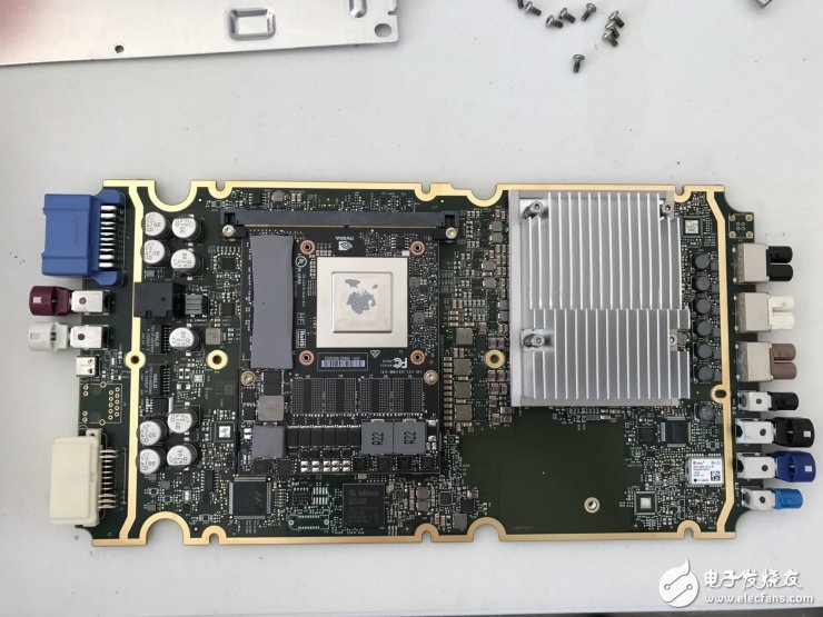 特斯拉Autopilot2.0計算單元全拆解，英偉達PX 2到底長什么樣？