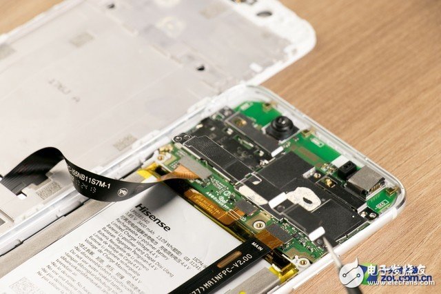 能否成為拍照攪局者？海信H10拆解圖賞