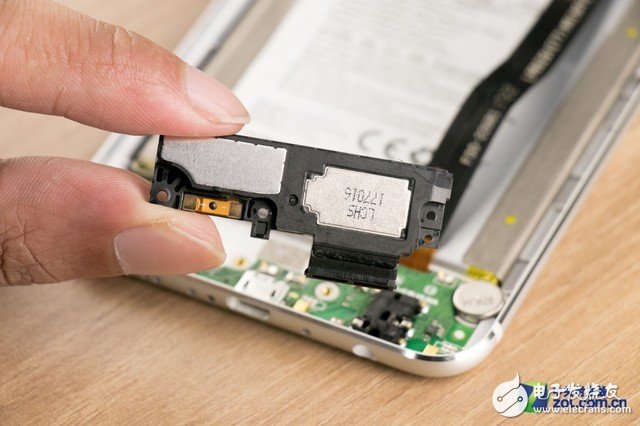 能否成為拍照攪局者？海信H10拆解圖賞