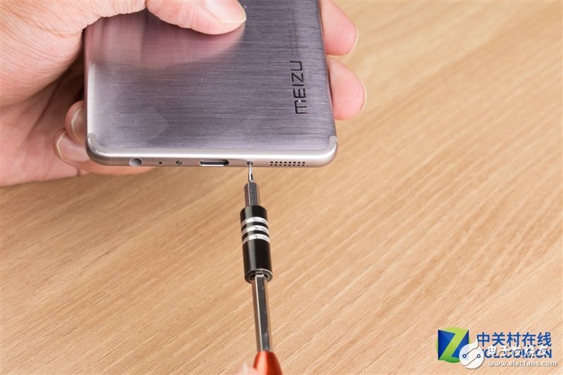 250萬刀定制副屏花得值！魅族PRO 7 Plus拆解