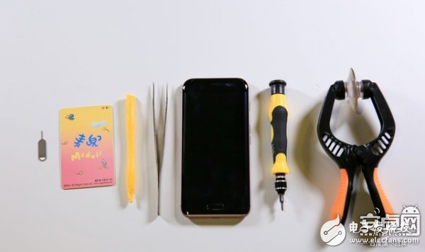 原創(chuàng) 8曲面智慧手機(jī)榮耀MAGIC拆機(jī)：傳感器眾多，做工細(xì)致！