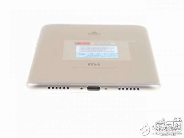 小米Max 2手機(jī)拆解：動(dòng)手難度不高，容易維修