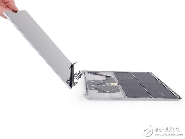 屏幕部分最后被拆除。