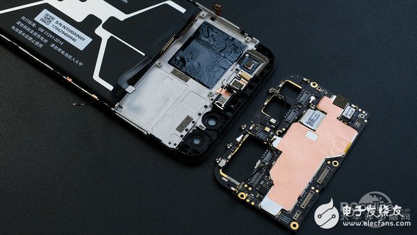 如何同時塞進4個攝像頭+3450mAh電池？金立S10拆解