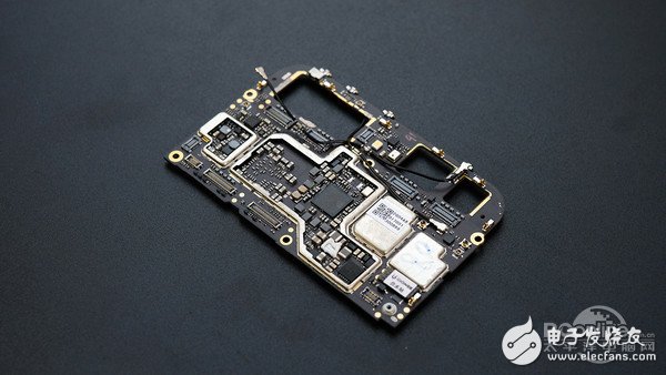 如何同時塞進4個攝像頭+3450mAh電池？金立S10拆解